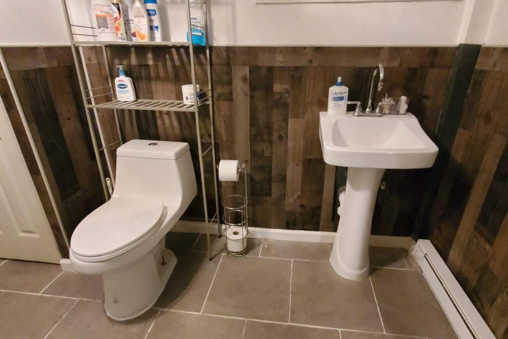 Cozy Studio; Lower Level Unit نيو يورك المظهر الخارجي الصورة