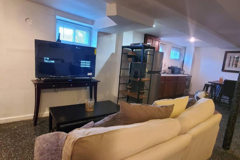 Cozy Studio; Lower Level Unit نيو يورك المظهر الخارجي الصورة
