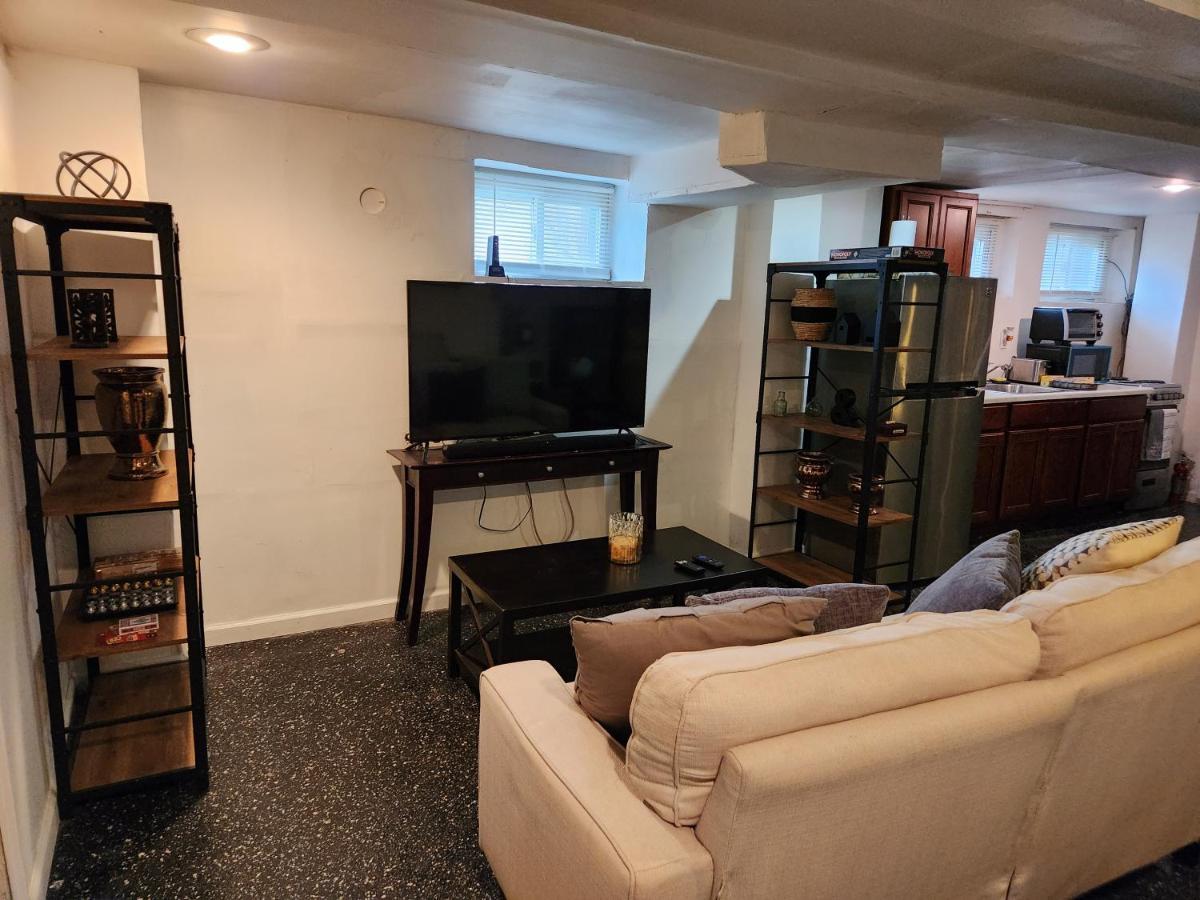 Cozy Studio; Lower Level Unit نيو يورك المظهر الخارجي الصورة